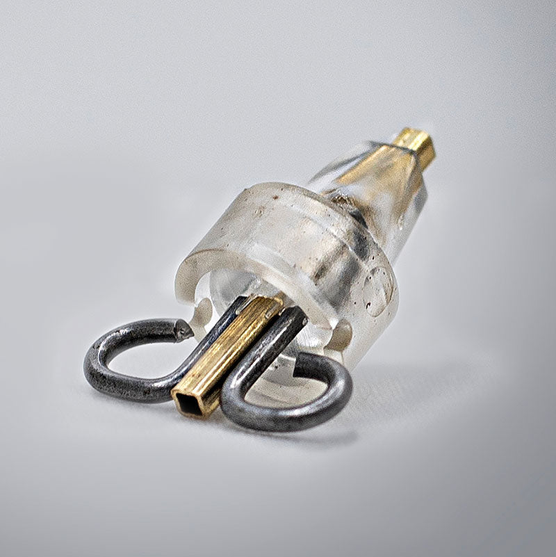 Notched collar fits over clevis